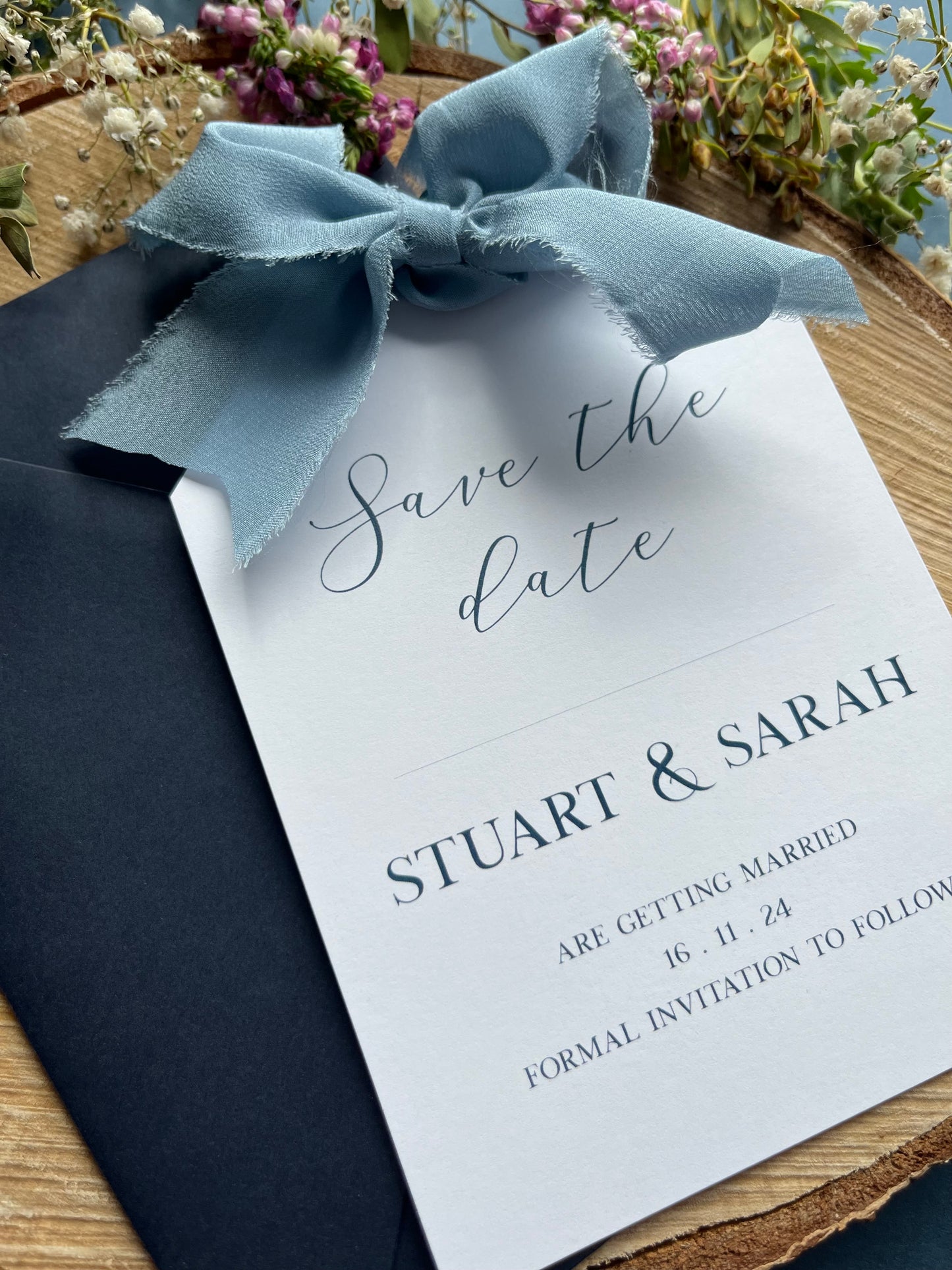 Luggage tag save the date with silk ribbon